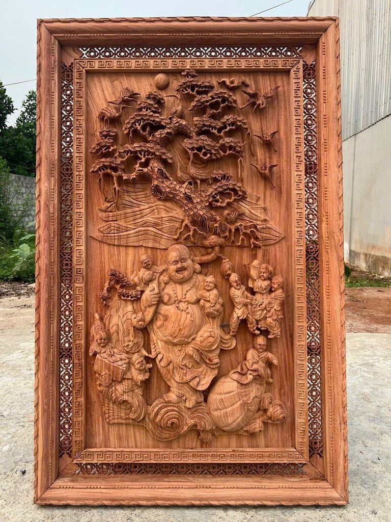Tranh gỗ Đồng Quê tuyệt tác chạm khắc và ý nghĩa phong thủy 11 Tranh Gỗ Phong Thủy - Tranh Di Lặc Ngang 81cm, Cao 127cm Gỗ Hương Đá – Xuonggophuxuyen